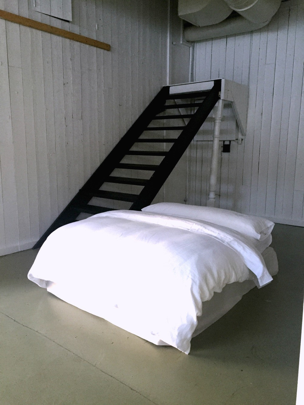 Au Lit White Bed - Photoshoot 2016