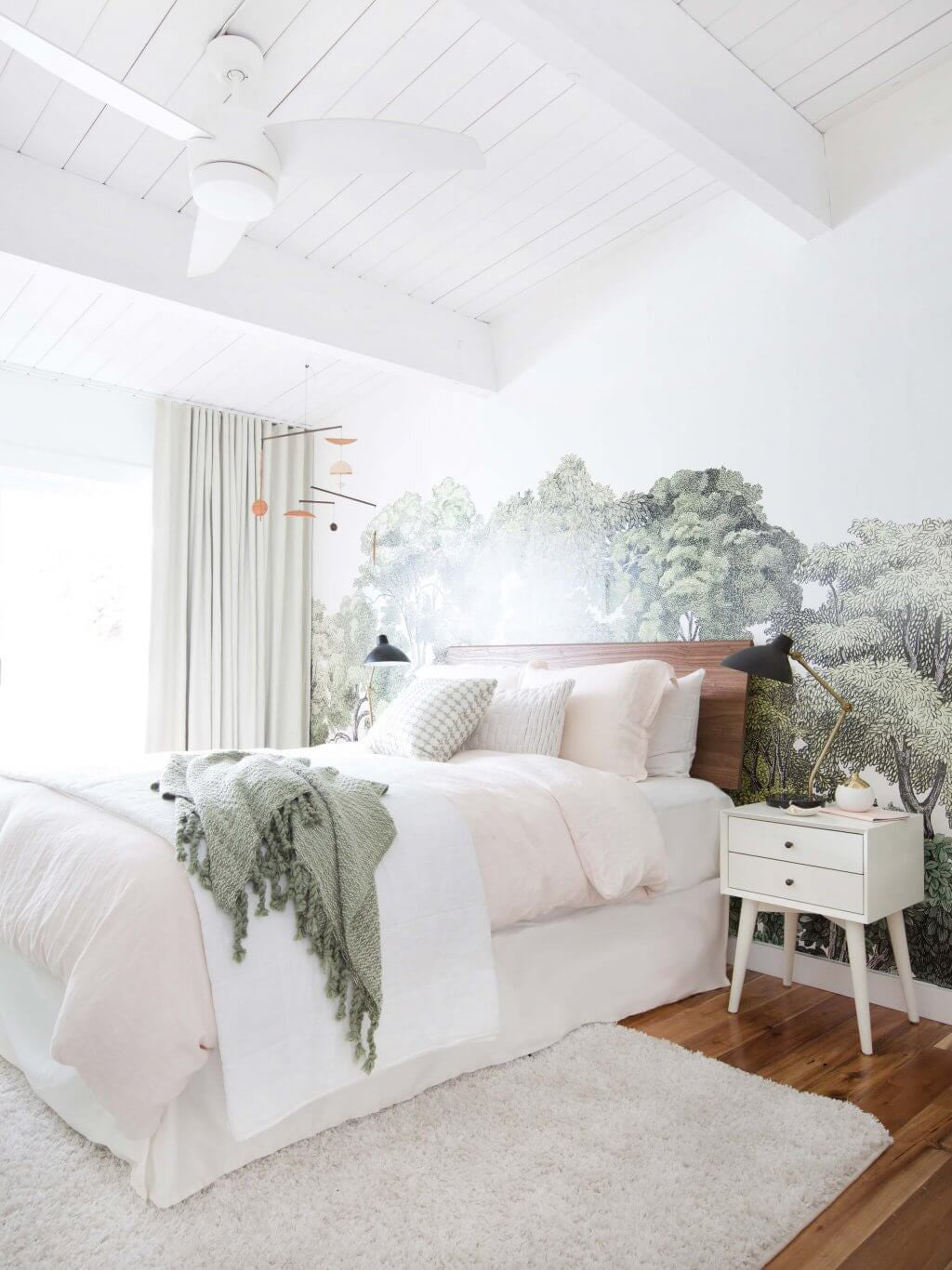 Fresh Wallpaper Trends for the Bedroom