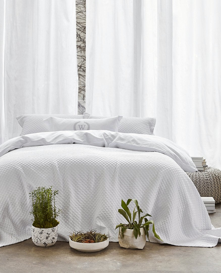 How to Sustain the Life of Your Linens, Without Hurting the Environment