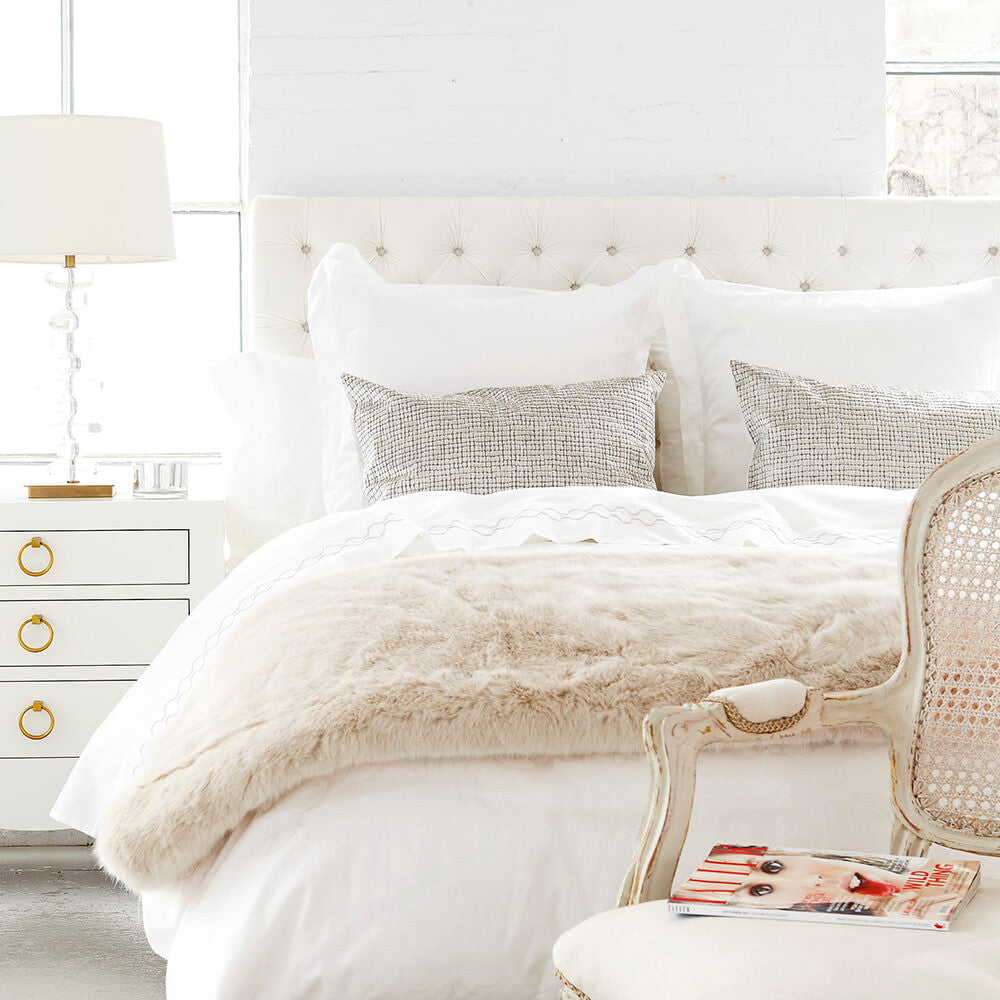 Au Lit Shop The Look: Classic Milk Look