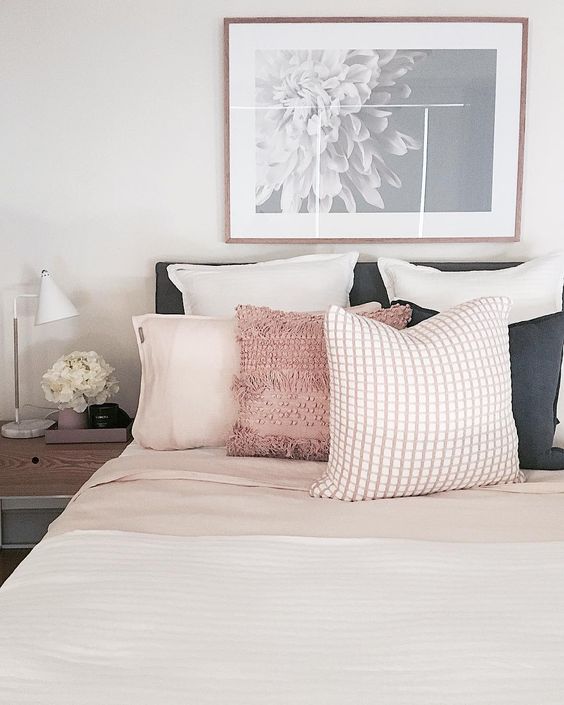 Beautiful Beds: Nude