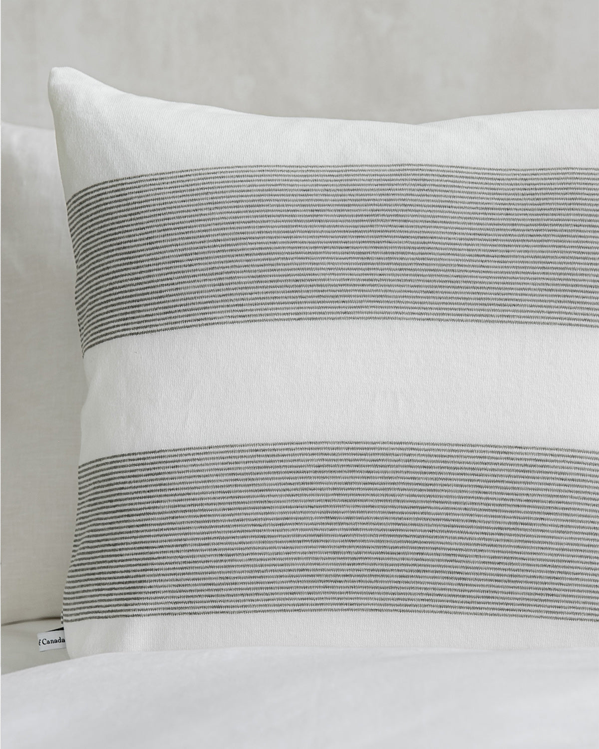 Brant Cushion Grey/White
